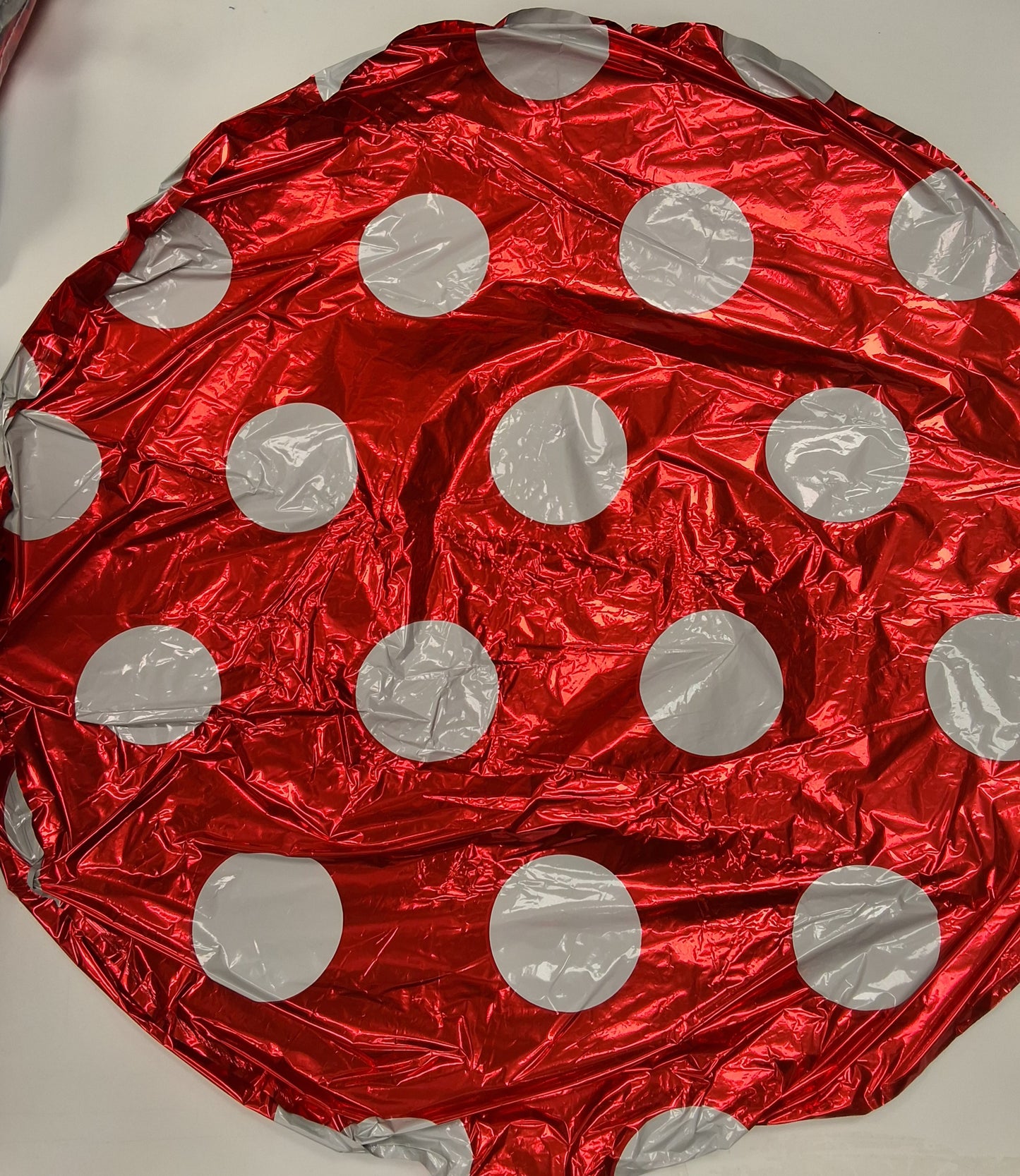 18in White and Red Dotted Circles